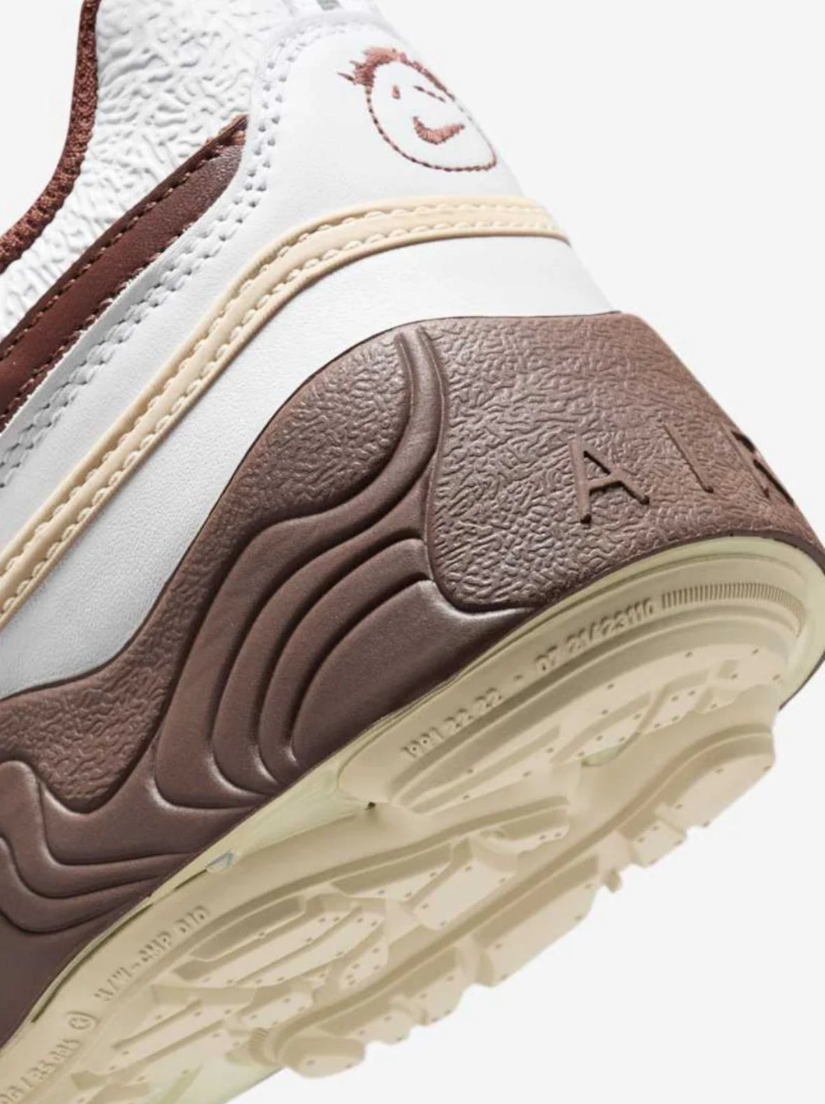NIKE ZOOM FIELD JAXX TRAVIS SCOTT LIGHT CHOCOLATE