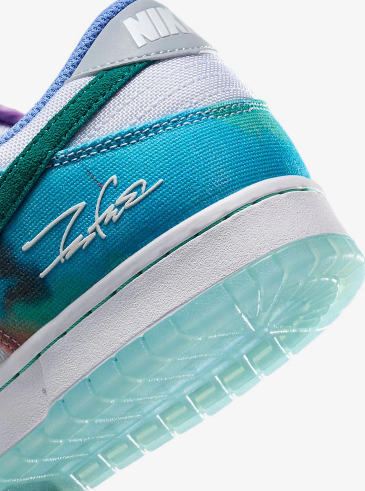 NIKE SB DUNK LOW FUTURA LABORATORIES BLEACHES AQUA