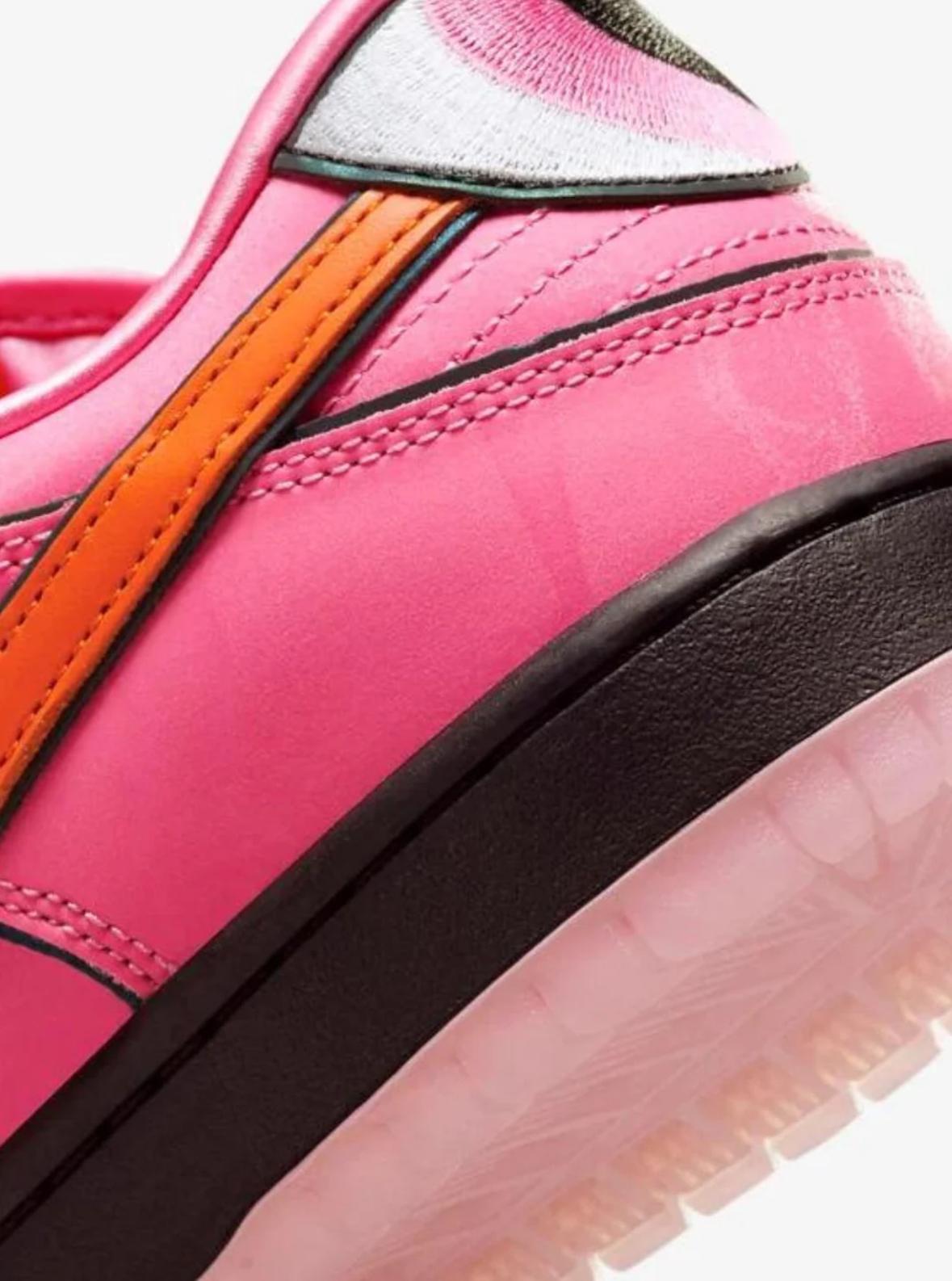 NIKE SB DUNK LOW THE POWERPUFF GIRLS BLOSSOM