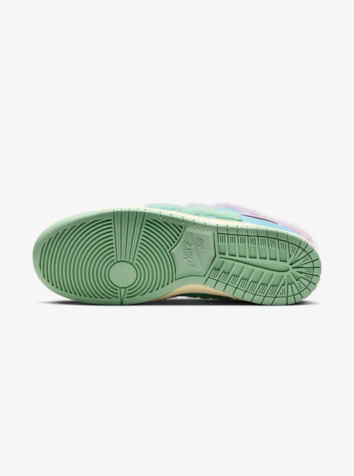 NIKE SB DUNK LOW VERDY VISTY