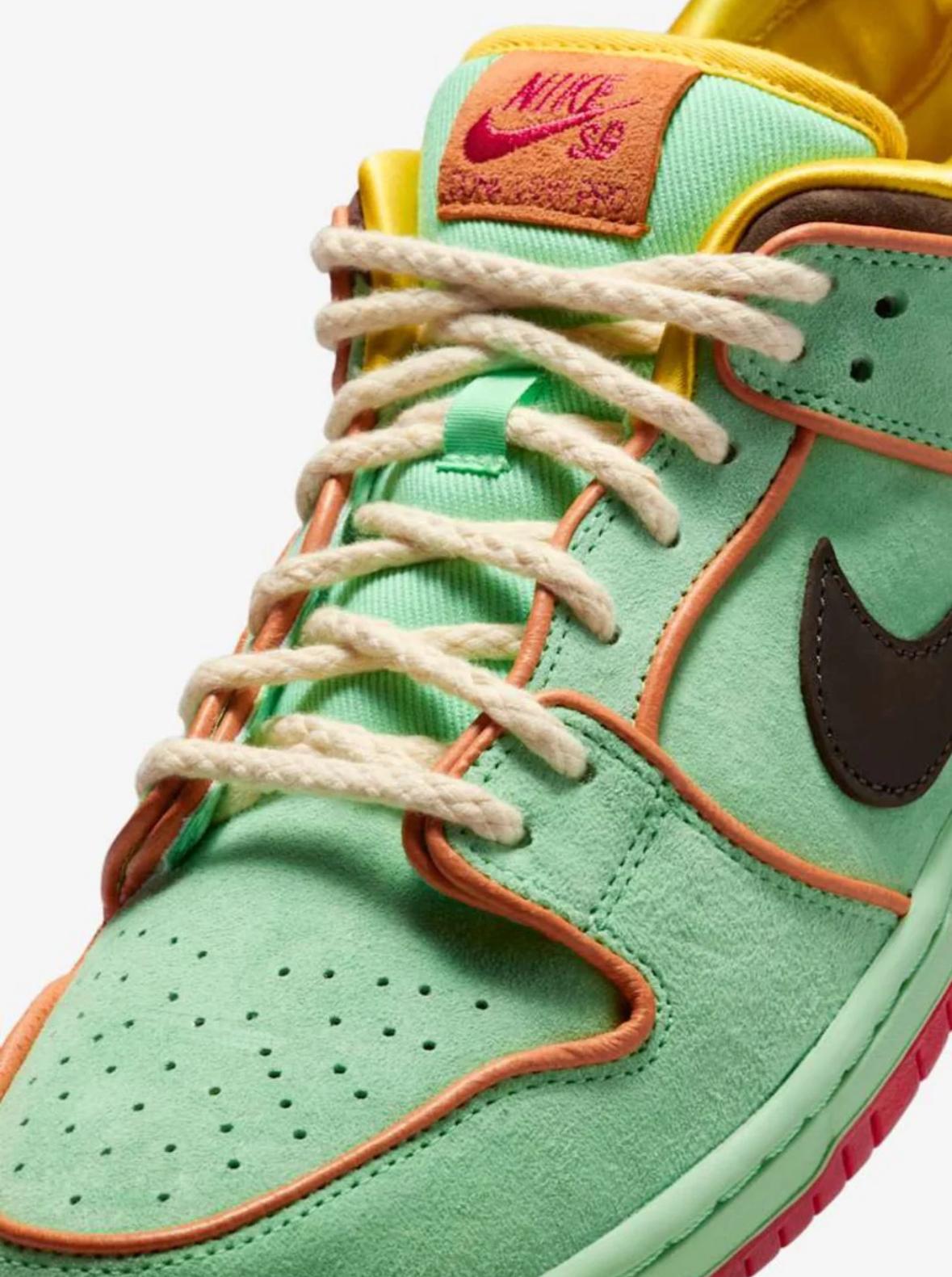 NIKE SB DUNK LOW RODEO TOURMALINE