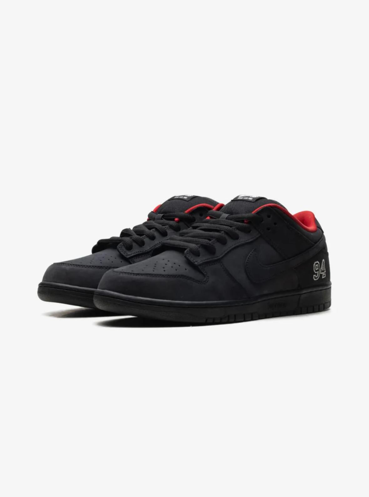 NIKE SB DUNK LOW SUPREME 94 BLACK
