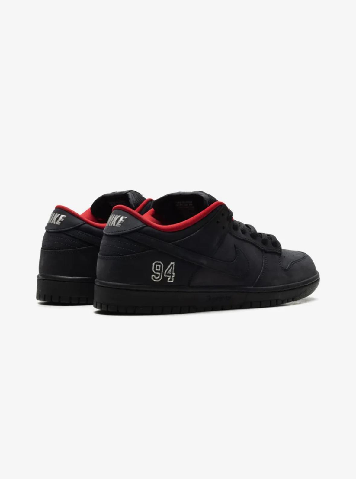 NIKE SB DUNK LOW SUPREME 94 BLACK