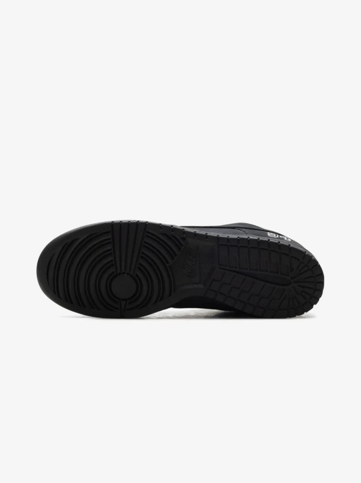 NIKE SB DUNK LOW SUPREME 94 BLACK