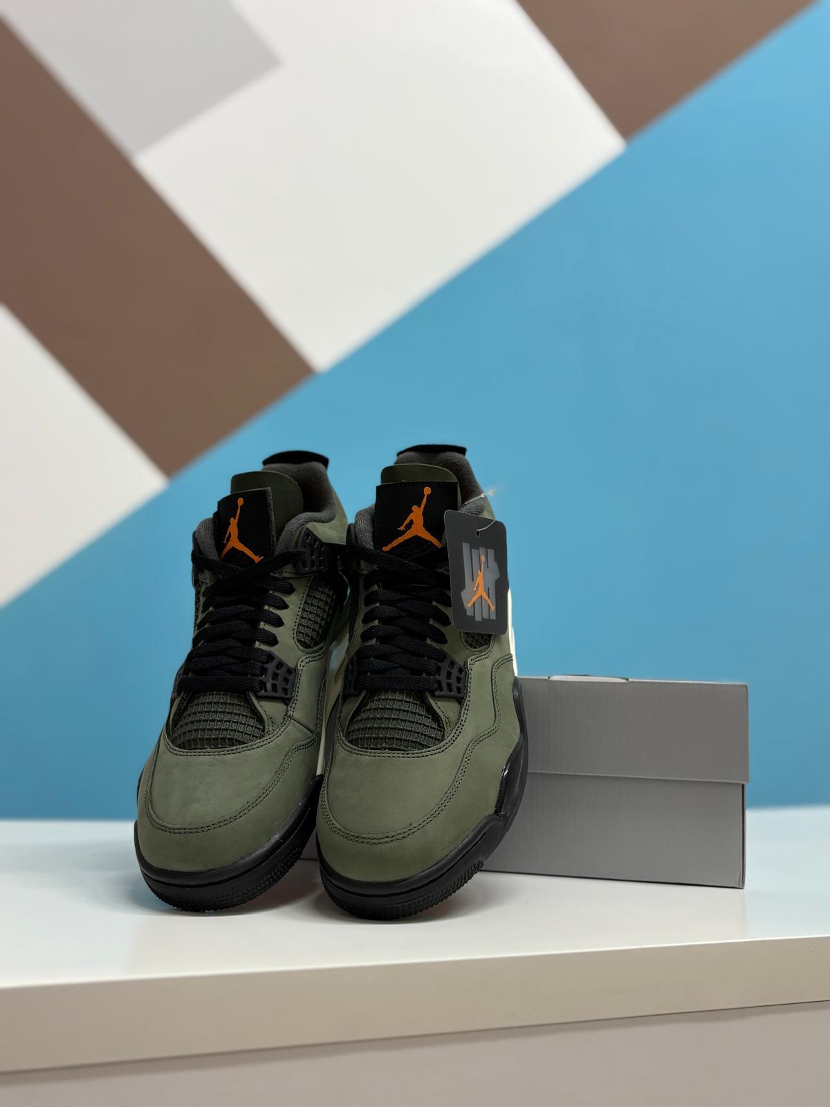 AIR JORDAN 4 RETRO OG SP UNDEFEATED (2025) (Offerta Lampo)