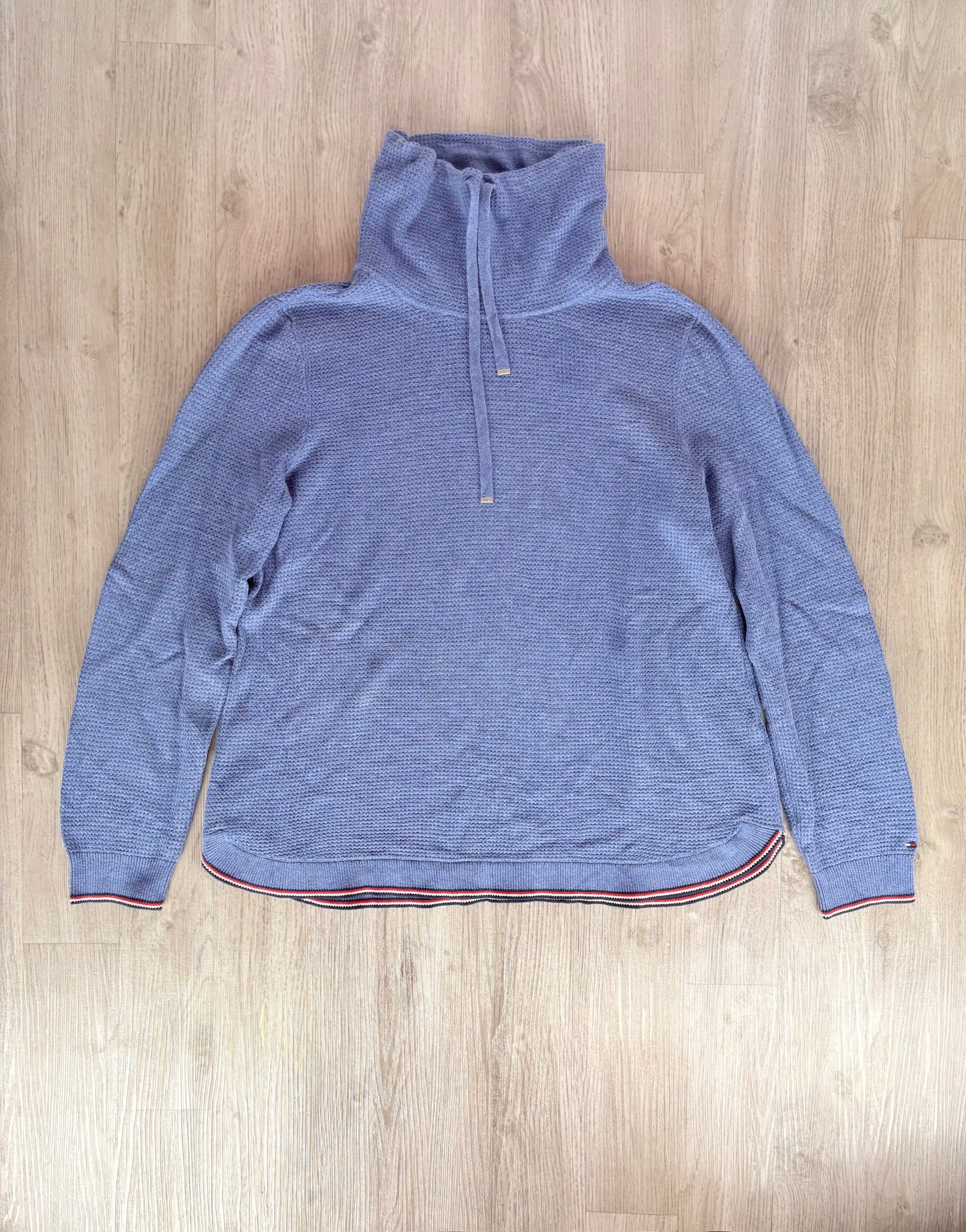 MAGLIONE TOMMY HILFIGER AZZURRO CON COLLO ALTO E LACCIO