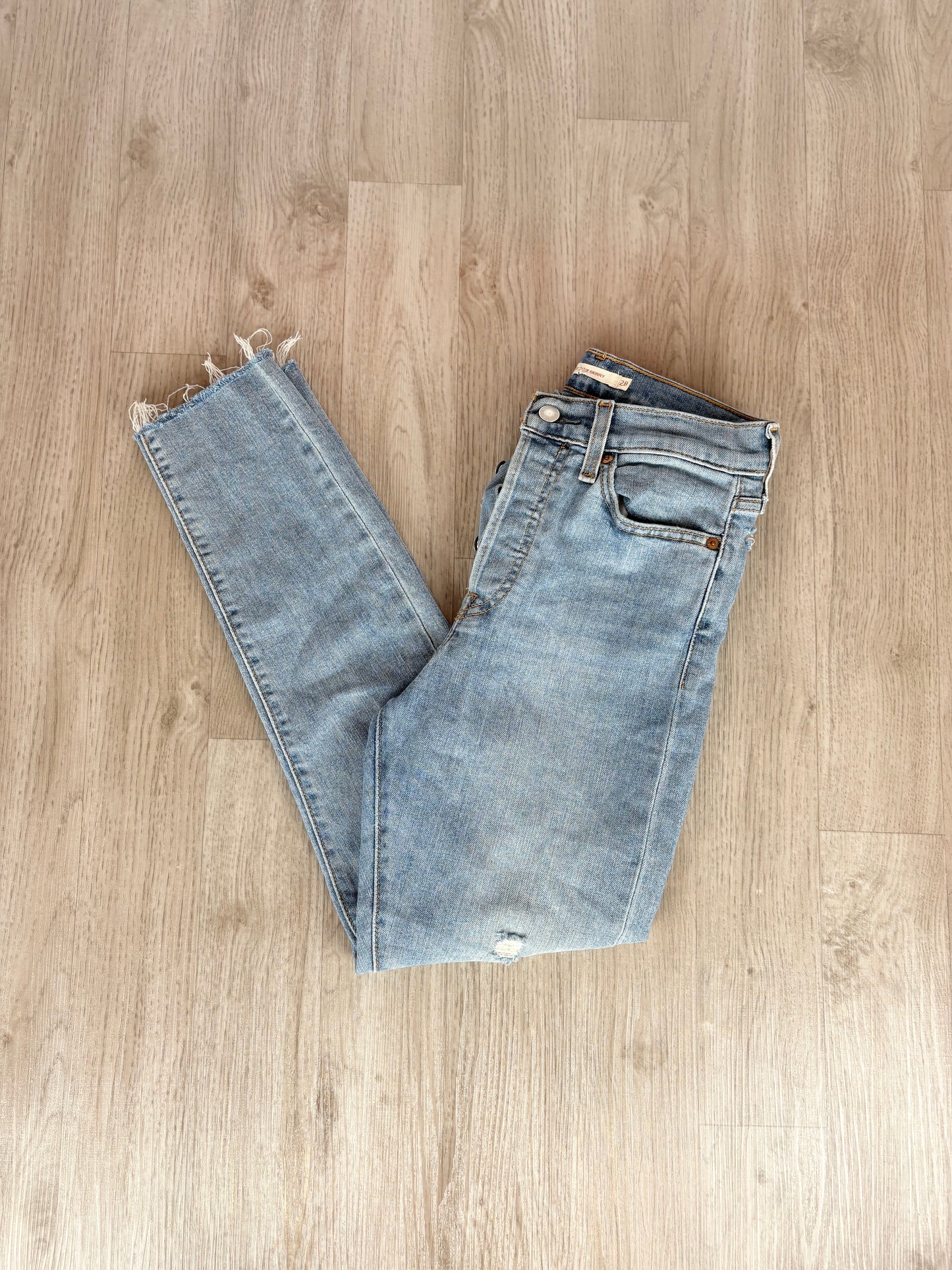 LEVI’S WEEKEND SKINNY JEANS DENIM CHIARO W27