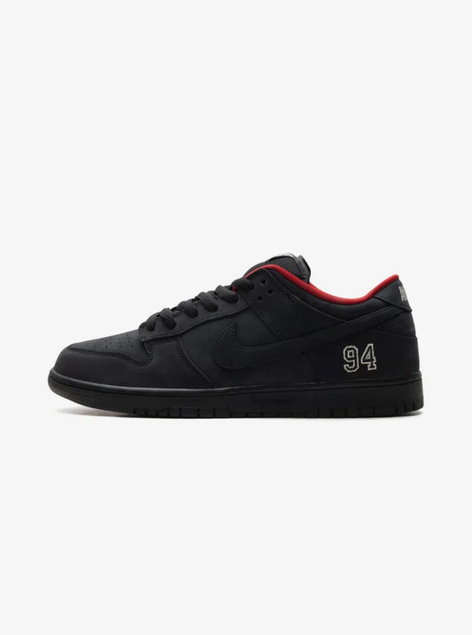 NIKE SB DUNK LOW SUPREME 94 BLACK