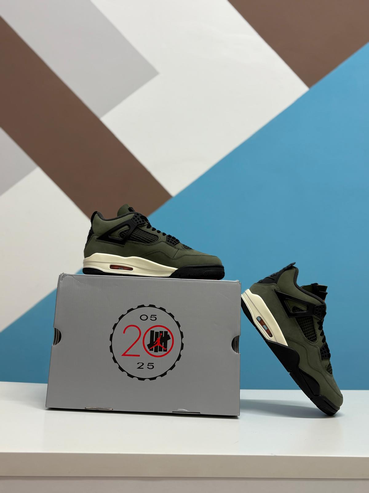 AIR JORDAN 4 RETRO OG SP UNDEFEATED (2025) (Offerta Lampo)