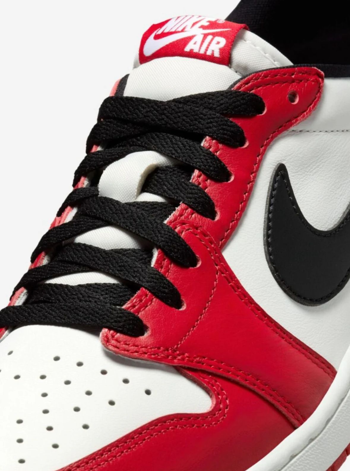 AIR JORDAN 1 RETRO LOW OG CHICAGO (2025)