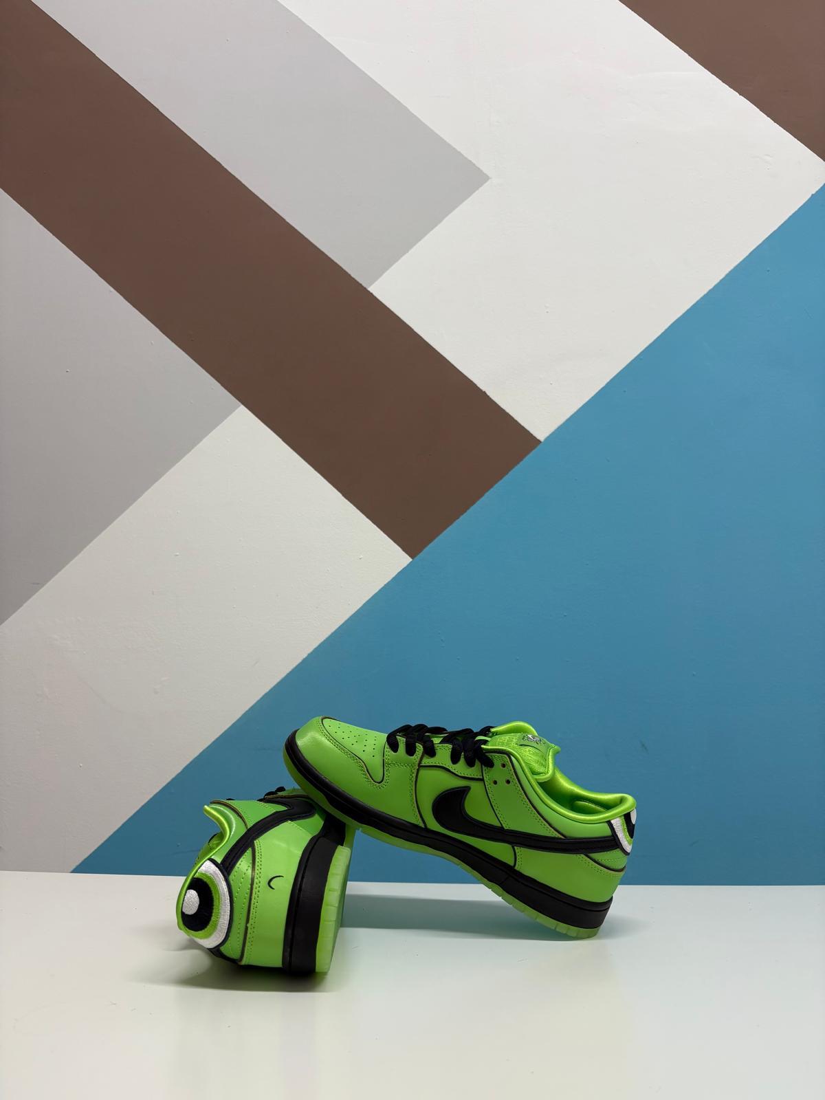 NIKE SB DUNK LOW THE POWERPUFF GIRLS BUTTERCUP (Offerta Lampo)