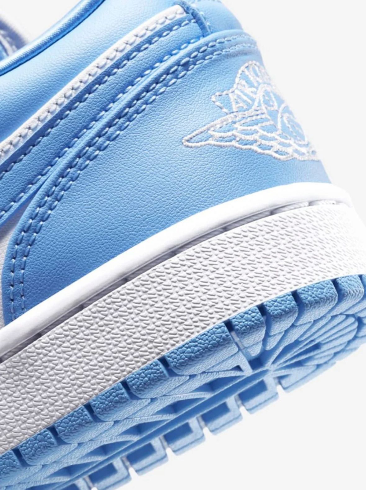 AIR JORDAN 1 LOW UNC